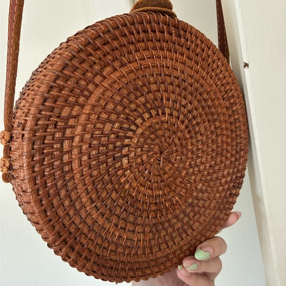 TROPIC// Brown Woven Crossbody Bag - Picture 4 of 10